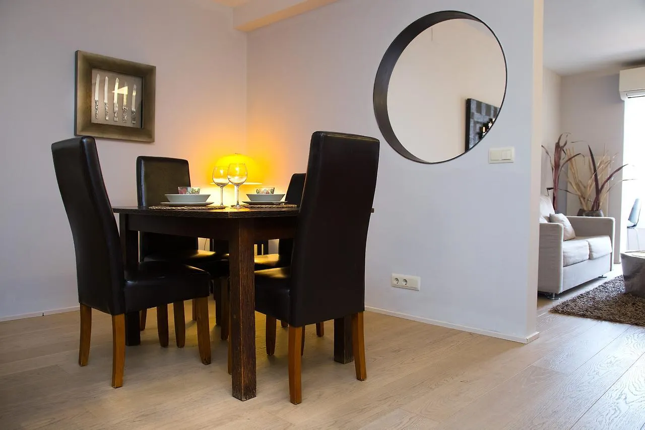 Opening Doors Aribau Apartment Barcelona